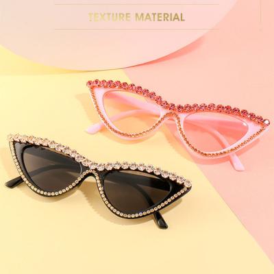 China Fashion Sunglasses New Design Diamond Catwalks Catwalk Glitter Sunglasses For Women for sale