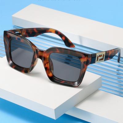 China Fashion Sunglasses Shape 2023 Square Oversized Women Gradient Shades Sunglasses for sale