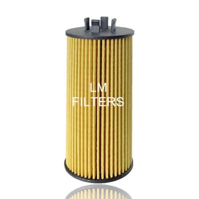 China The oil filter is to remove dust impurities and particles factory spare parts wholesale auto oil filter for sale