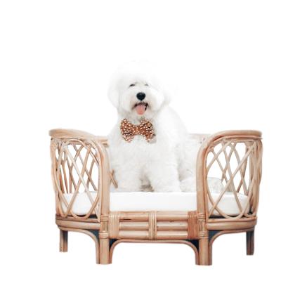 China Multi-Function Viable Autumn Winter Wall Hotel Handcrafted Indoor Outdoor Luxury Dog Sofa Bed for sale