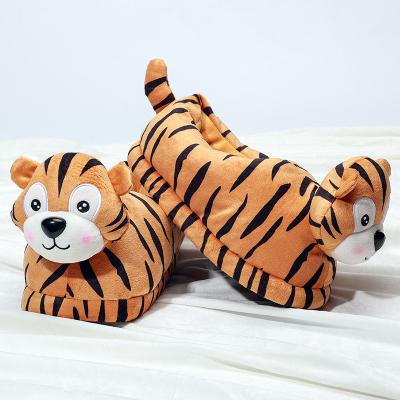 China Lightweight Women Warm Winter Plush Furry Animal Slipper Stuffed Tiger Slipper For Indoor Outdoor Home for sale