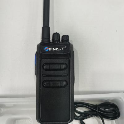 China Low Price Custom High Frequency High Quality Walkie Talkie OEM Two Way Radio V818 430 for sale