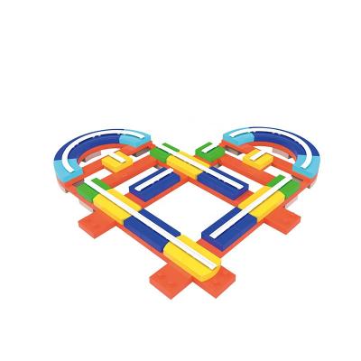 China Develop Eye Coordination Zhorya 113Pcs Heart Shape Hand Assemble Track Starting Blocks Track Car Building Block Toys for sale