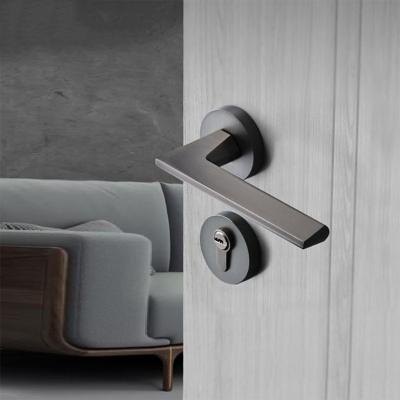 China European Rustproof High Mute Security Bedroom Door Handle Wooden Door Handles Metal Bedroom Door Handles With Locks for sale