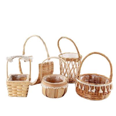 China Wholesale Handmade Vegetable Plankton Bridesmaid Weaving Basket Round With Handle Wicker Basket For Wedding for sale