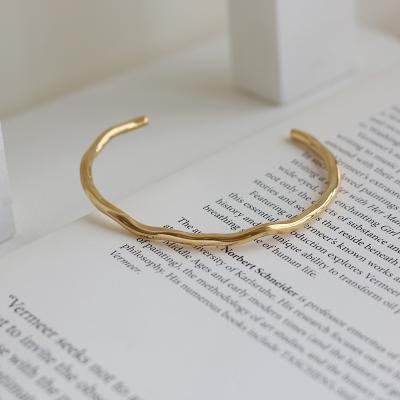 China FASHIONABLE Open Cuff Bangle Non Tarish Stainless Steel Cuff Bangle 18k Gold Simple Style Wave Bangle for sale