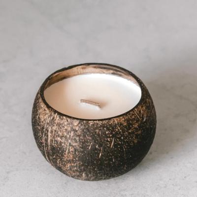 China Weddings Natural Coconut Candle Scented Candle in Coconut Shell Eco Friendly Coconut Bowl Candle for sale