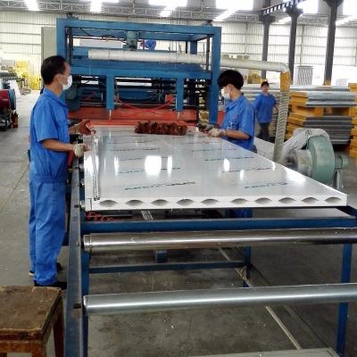 China Magnesium Sulfide Purification Color Steel Sandwich Panel Modern And Easy Resistant Fireproof Waterproof Aging Deformable Splicing for sale