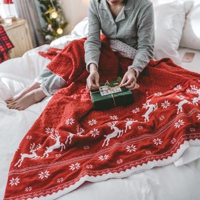 China European And American Red White Cotton Throw Blanket Soft Warm Light Style Throw Blanket With Snowflake Deer Pattern for sale