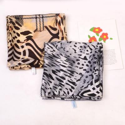 China Square Wholesale Custom Design Printed Fashion At FENNYSUN 85x85cm Edge Handmade Leopard 100% Pure Silk Luxury Square Scarf Retail Display for sale