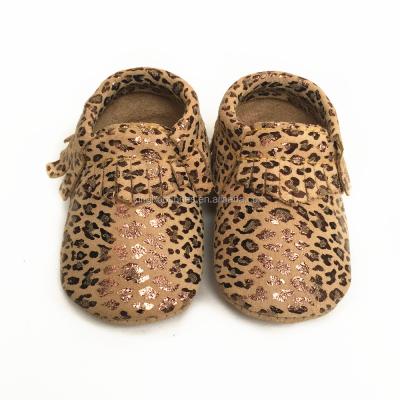 China Kinghoo Waterproof Leopard Printed Leather Newborn Moccasin Baby Moccasins Soft Suede Unique Shoes for sale