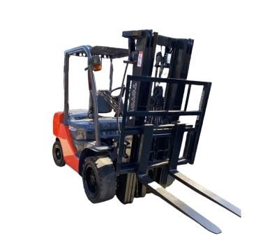 China 3 Ton TOYOTA FD30 Diesel Forklift Truck with Hydraulic Lifting in Excellent Condition for sale