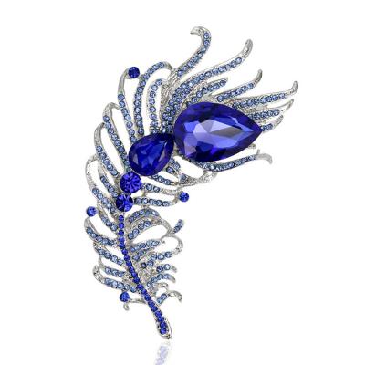 China Fashionable Hot Selling Peacock Feather Brooch Pins Designer Jewelry Corsage Rhinestone Brooches for sale