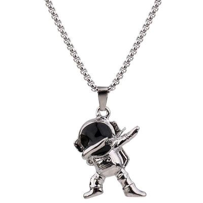 China Vintage Fashion Street Astronaut Necklace Wild Hip Hop Astronaut Pendant Alloy Pendant Necklace for sale