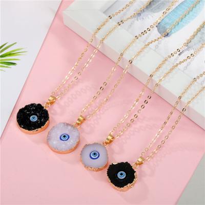 China Hot Selling Romantic Eye Necklaces Plastic Resin Love Jewelry Pendant Necklaces Jewelry For Men And Women for sale