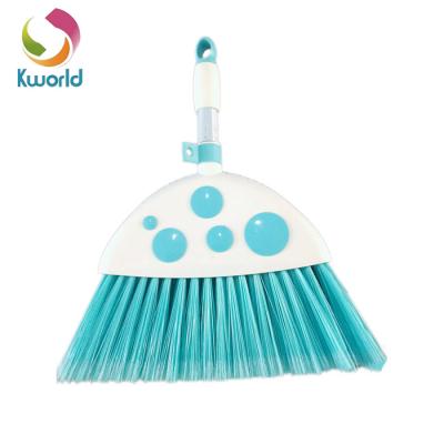 China Indoor broom maker of broom metal decorate plastic broom head, handle broom for sale