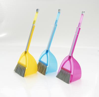 China Durable Eco - Friendly Small Plastic Broom And Dustpan For Kids Play for sale