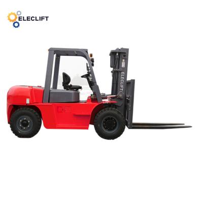 中国 45-60 Degrees 4 Wheel Diesel Lift Truck Lifting Height 2-6 Metres 販売のため