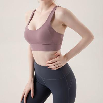 China Custom Made Gym Women's Yoga Bra Strappy Scoop Neck Sports Bra Top Tank Top Fitness Girls Wide Soft Breathable Spandex Wholesale for sale