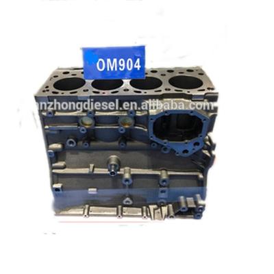 China OM904 iron diesel engine parts cylinder block for truck for sale