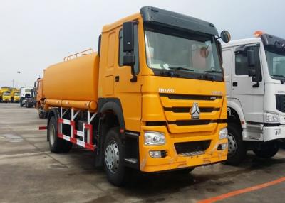 Chine Camion d'arroseuse de l'eau de la cabine HW76, camion de transporteur d'eau du réservoir 400L avec le moteur 290HP à vendre