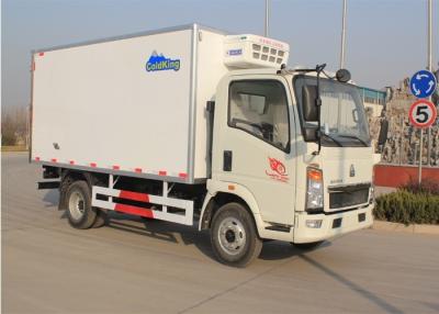 China 7T refrigeró los camiones del transporte, camión de reparto refrigerado con el motor 140HP en venta