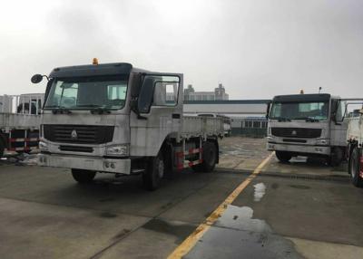 China 6 camión de las ruedas 4x2 Dropside, camiones resistentes del neumático de Sinotruk HOWO 295R22.5 en venta