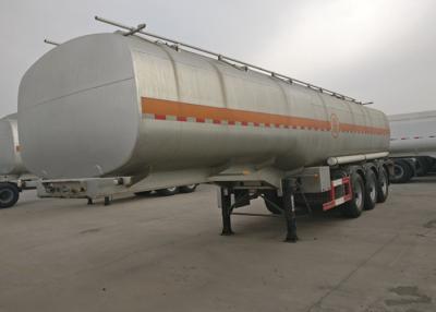 Chine 3 axes 50000 litres semi de remorque de camion de bateau-citerne de carburant pour porter/stockant l'huile à vendre