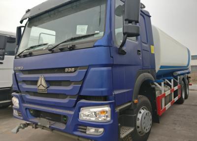 Chine 10 camion-citerne aspirateur résistant de l'eau des roues HOWO RHD WD615.62 266HP à vendre