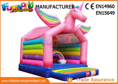 China Casas inflables de la despedida del arco iris para los niños, unicornio inflable que despide el castillo en venta