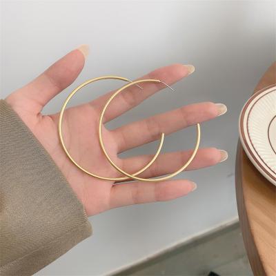 China FASHIONABLE silver women's new large needle S925 circle earrings round earrings European and American high quality for sale