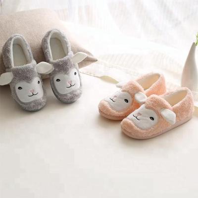 China Children Kind Slippers Design Sheep Slippers Winter Toy Warm Non-slip Indoor Slippers Indoor Slippers for sale