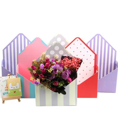 China 2022 Recyclable Factory Price New Design Luxury Flower Shape Envelope Box for sale