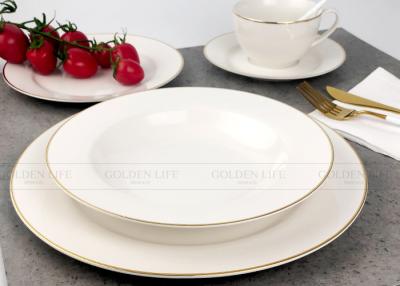 China Vajilla blanco exquisito de los sistemas de cena de la porcelana con la línea real del oro en venta