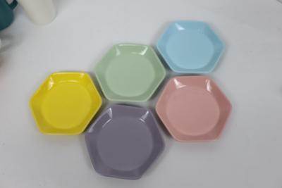 China New hexagon ceramic fruit plates colorful dish for home interesting colors children en venta