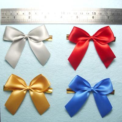 China Wholesale Fashion and Custom White Twist Tie Satin Ribbon Bows for sale