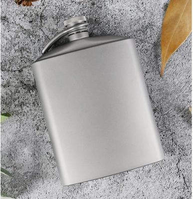 China Lightweight Outdoor Metal Camping Wine Jar Titanium Hip Flask Drinkware Eco-friendly for sale