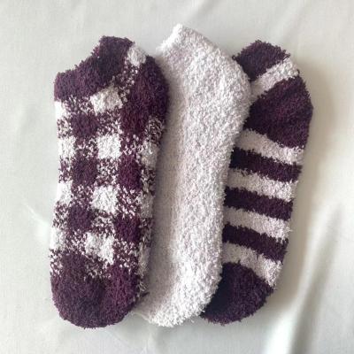 China QUICK DRY hot sale socks valentine gifts cute comfortable socks knitted fuzzy women socks for sale