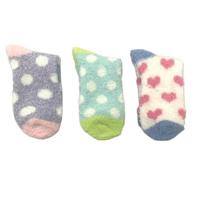 China 2021 QUICK DRY main winter warm socks wholesale knitted thick lady comfortable scrambled socks for sale