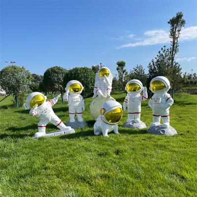 China Artificial Professional Making Custom Cheap Cute Astronaut Ornament Fiberglass Mini Astronaut Sculpture for sale