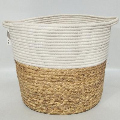 China Cotton Rope &Water Hyacinth Stocked Woven Basket for sale