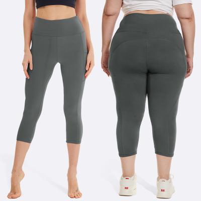 China Breathable yoga pants girl yoga capri plus size women work from home high waist Spandex and polyester no panties for sale