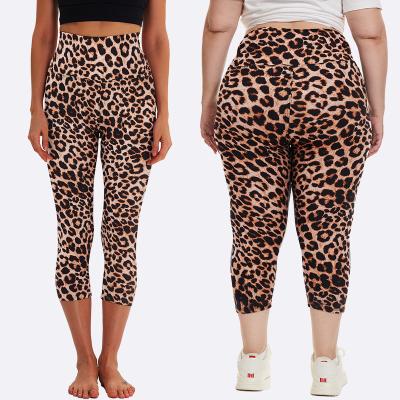 China Breathable high waist custom logo printed plus size women kids icing ladies capri jeans gaiters super soft capri legging for sale