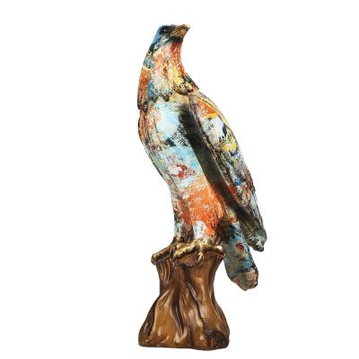 China Europe Antique Design Eagle Resin Life Size Figurines For Shelf Decor Graffiti Animal Statues For Outdoor Decor Modern Home Ornaments for sale