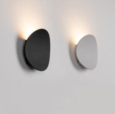 China Modern Bedroom Modern Indoor Outdoor Decorative Black Glass Hotel Room White 7w Led Wall Lamp zu verkaufen