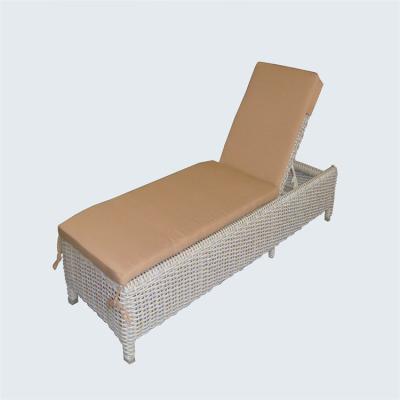 China Eco - Friendly Outdoor Furniture Pool Wicker Rattan Chaise Lounge Sun Lounger for sale