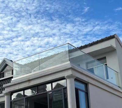 China Clean Frameless Stainless Steel U Channel Glass Railing For Balcony for sale