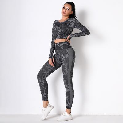 China 2021 Leopard Print Crop Moco Breathable Hot Selling Seamless Long Sleeve Top And Seamless Leggings Set Gym Clothing Yoga Equipments for sale