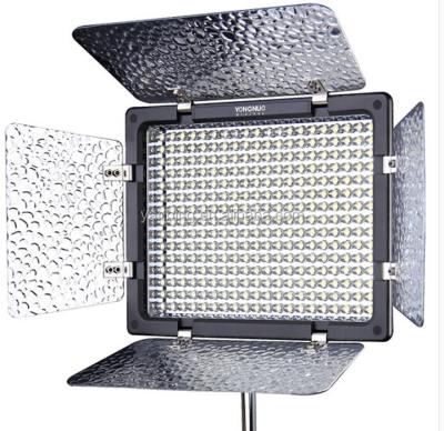 China Yongnuo YN300III Photo Studio Camera LED Light For Video Shooting 173*153*46mm for sale