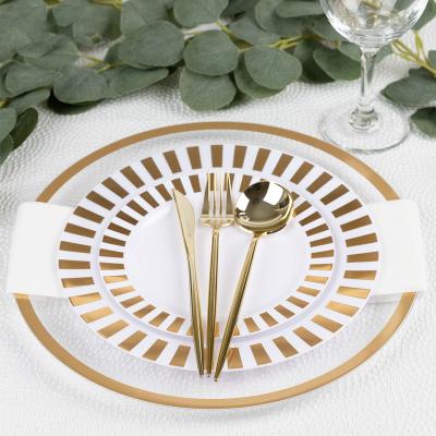 China Disposable 13In Disposable Heavy Duty Plastic Durable Heavy Weight Charger Service Plates Dinner Clear Gold Rim Charger Plates For Weddings for sale